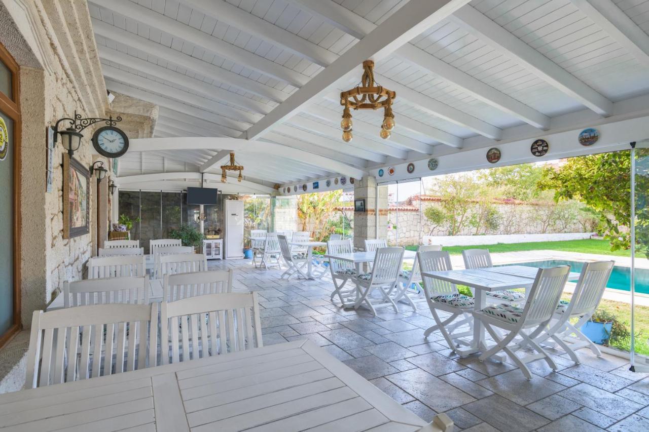 Alacati Koclu Konagi Hotel Екстериор снимка