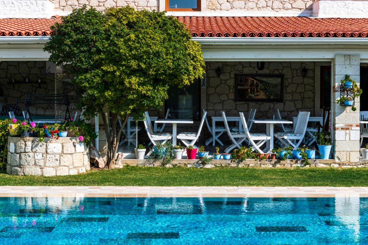 Alacati Koclu Konagi Hotel Екстериор снимка